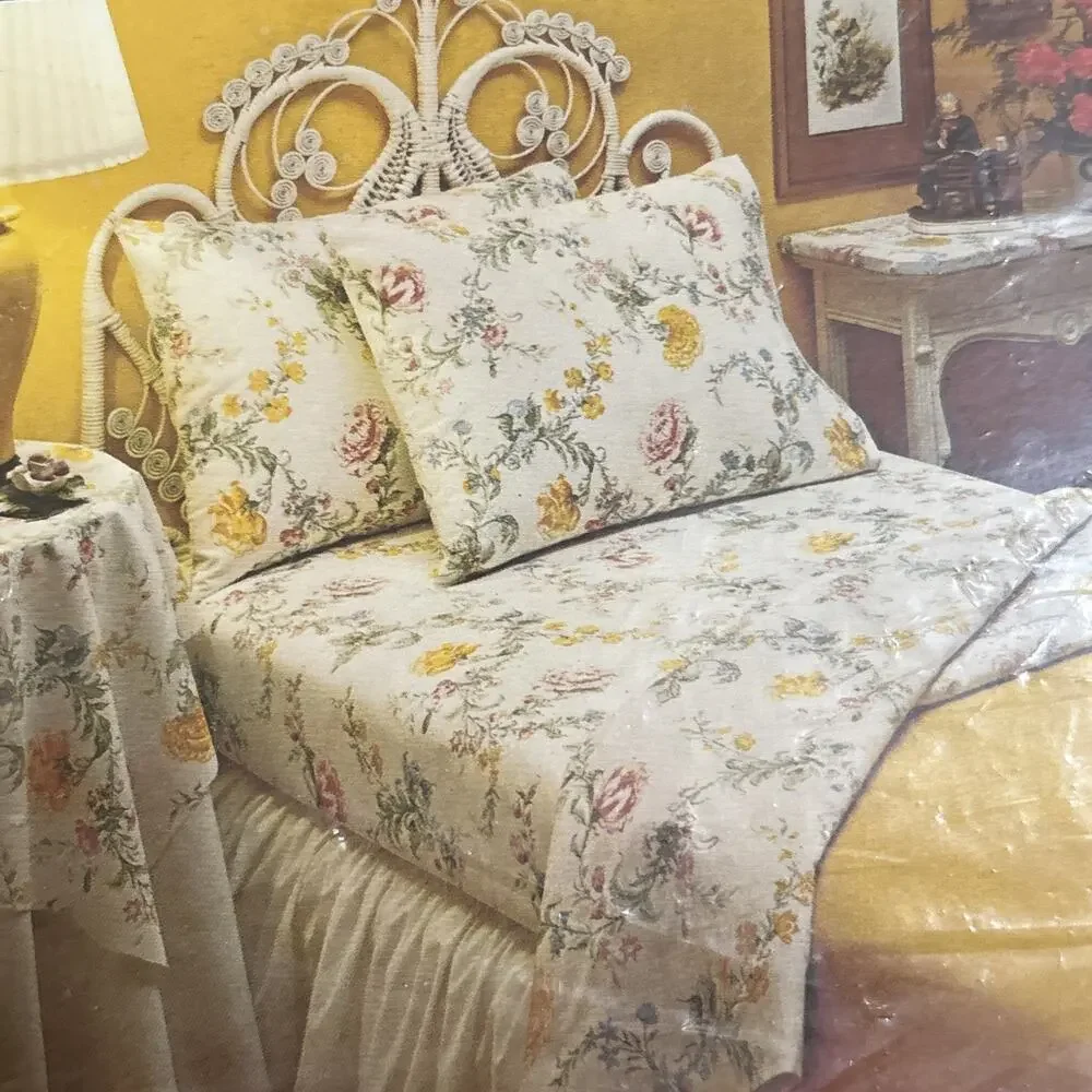 Vintage 70s Wimbledon Sears Vintage Twin Floral Fitted Sheet - New Old Stock NWT